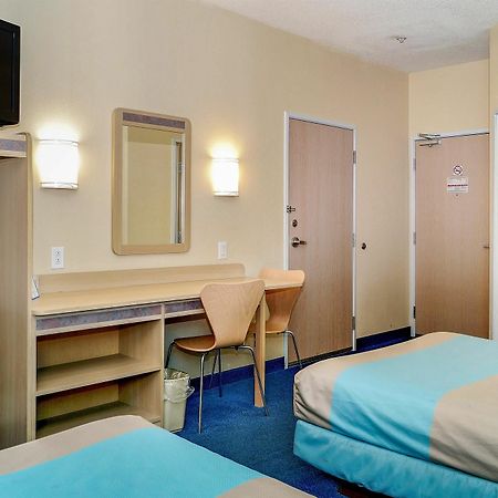 Motel 6-Peterborough, On Экстерьер фото