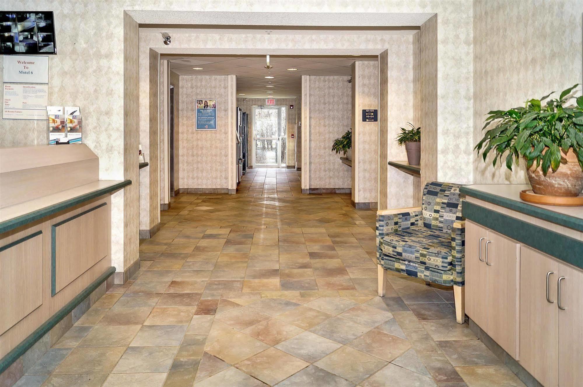 Motel 6-Peterborough, On Экстерьер фото