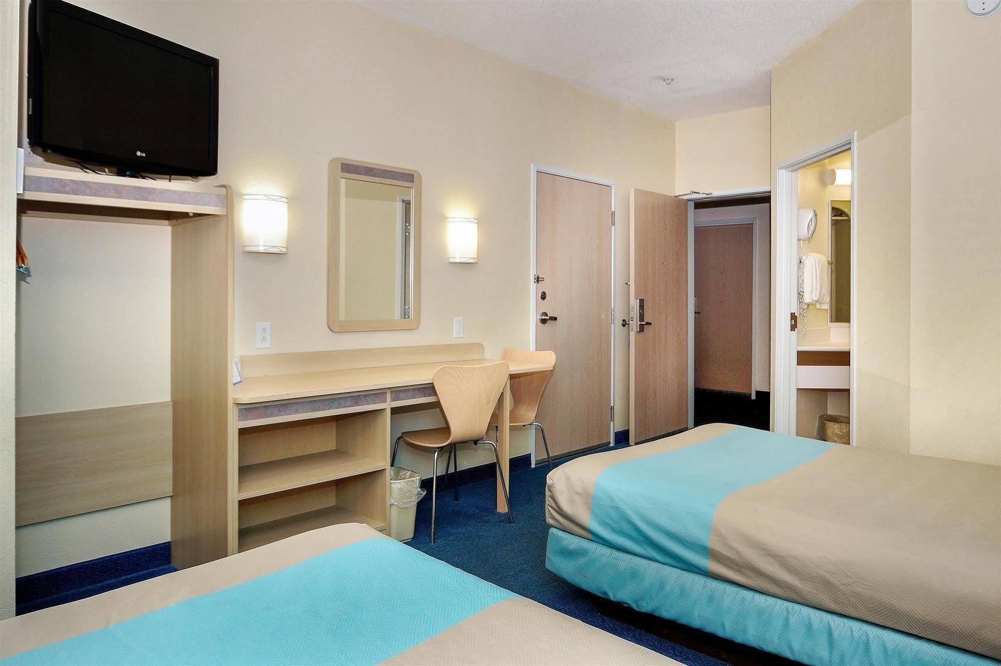 Motel 6-Peterborough, On Экстерьер фото
