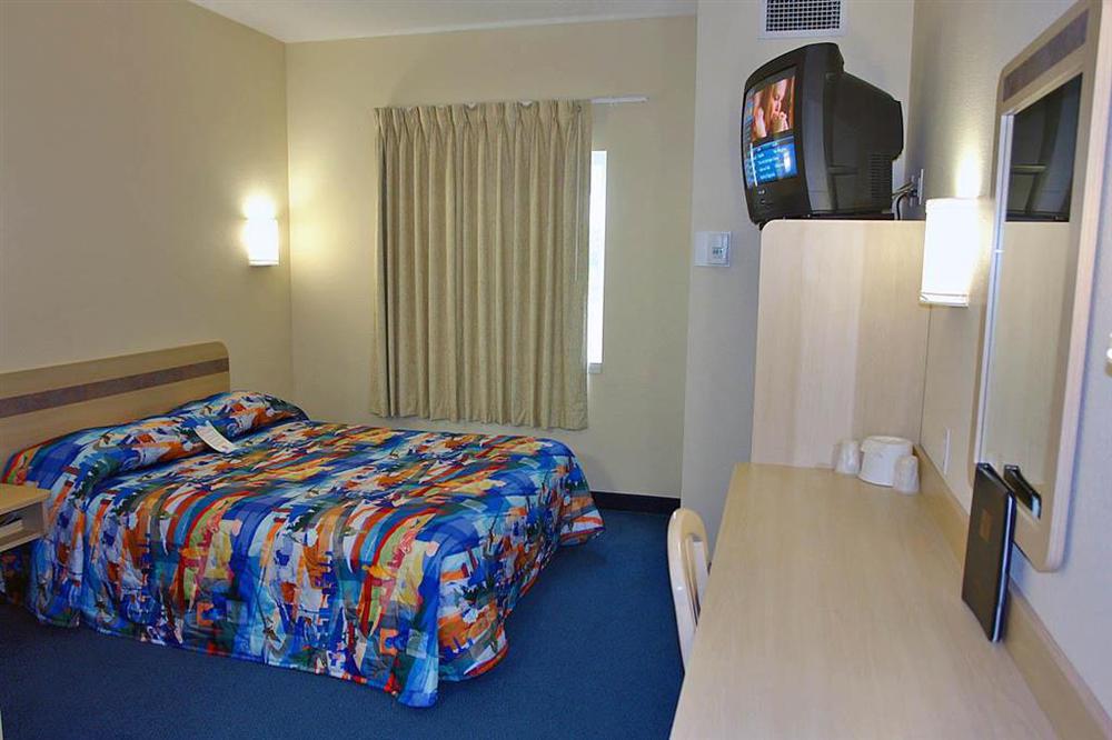 Motel 6-Peterborough, On Номер фото